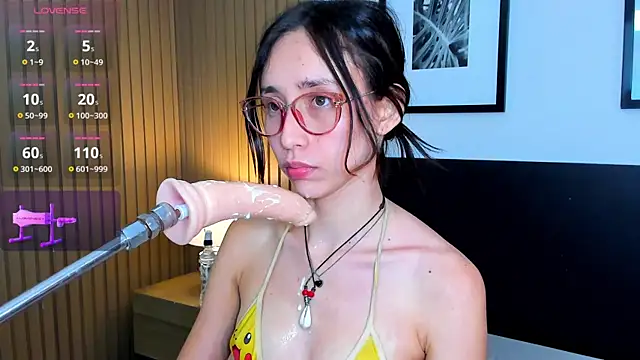 doll bella  online show from April 2, 1:47 am