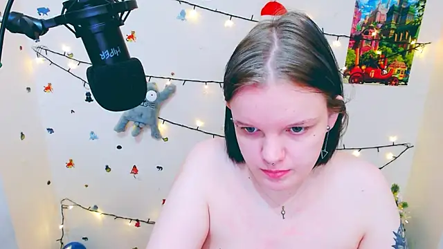 DivaMarisa online show from December 20, 8:06 am