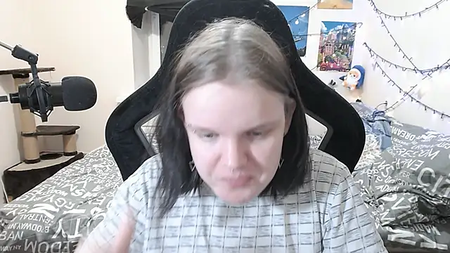 DivaMarisa online show from March 14, 4:30 pm