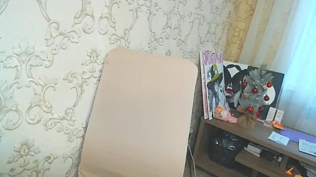 DolphinDreams online show from January 15, 9:25 am