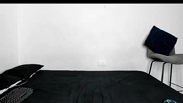 Snapshot of evanscollins chatting on January 31, 10:41 pm evanscollins online show from January 31, 10:41 pm