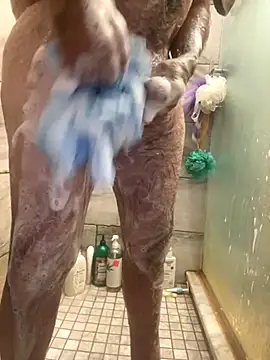 Snapshot of Looneytunes12345 chatting on November 8, 6:24 am Looneytunes12345 online show from November 8, 6:24 am