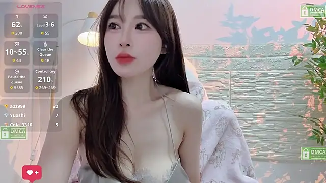 Carly 1 online show from July 9, 3:49 pm