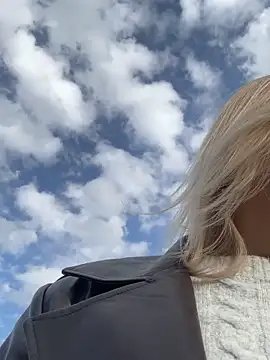 Diamond Bunny  online show from February 1, 12:26 pm