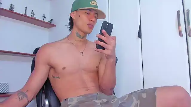 Jonryder  online show from May 18, 12:40 am