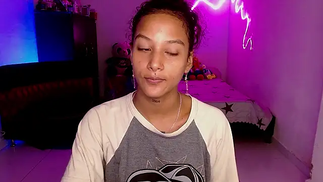 Snapshot of Chelsea__2 chatting on February 28, 1:45 pm Chelsea 2 online show from February 28, 1:45 pm