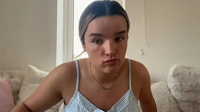 maisiesmithx online show from July 7, 5:17 pm