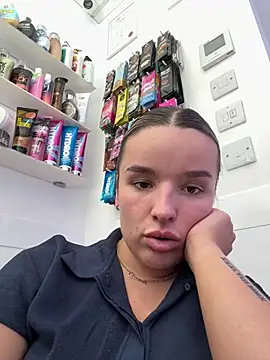 maisiesmithx online show from July 18, 1:48 pm