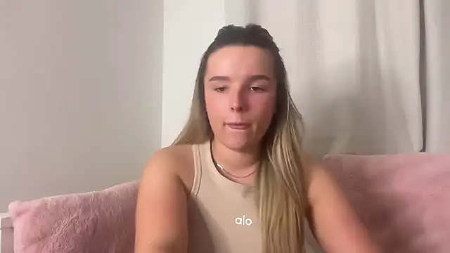 maisiesmithx online show from July 31, 9:36 pm