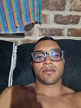 Snapshot of nilson2902 chatting on June 29, 3:02 am nilson2902 online show from June 29, 3:02 am