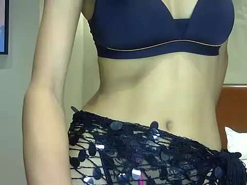 MAAYRA 09 online show from June 25, 1:48 pm