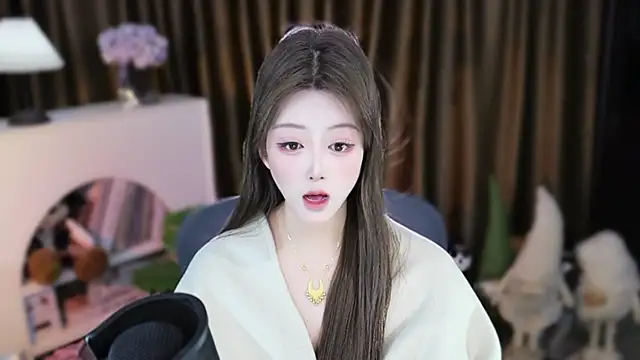 Arwyn-rr online show from March 5, 12:45 pm