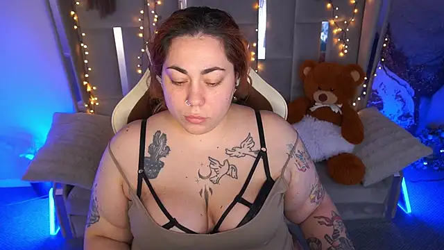 Kittywakee online show from March 25, 9:32 pm