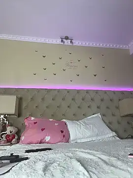 Alicia007 online show from April 2, 6:00 am