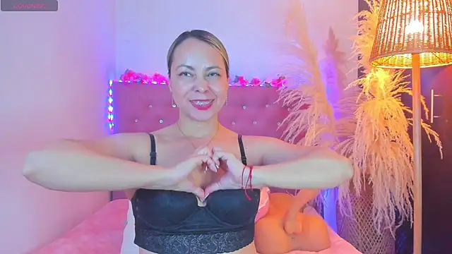  sexybunny  online show from April 17, 3:42 am