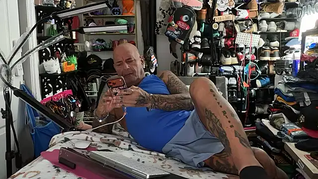 Snapshot of joeytatts66 chatting on June 29, 1:45 am joeytatts66 online show from June 29, 1:45 am