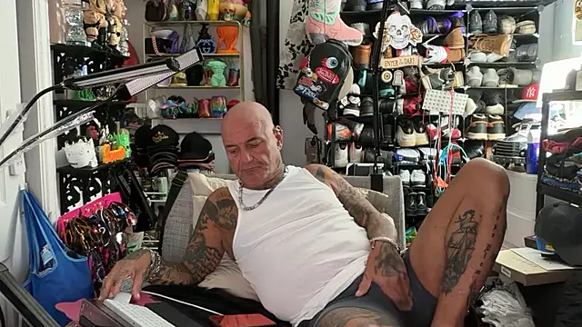 Snapshot of joeytatts66 chatting on July 13, 1:30 am joeytatts66 online show from July 13, 1:30 am