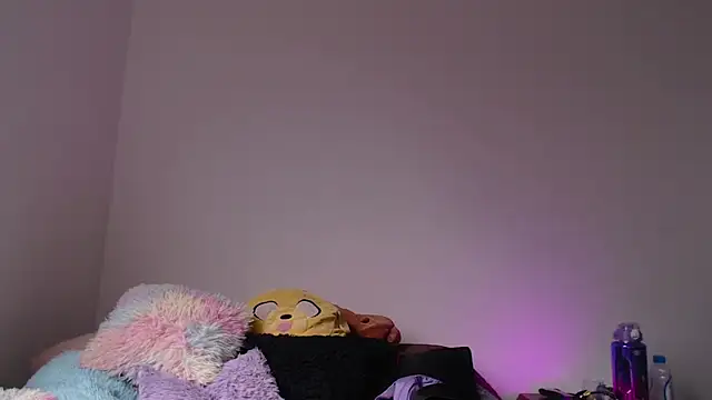 Snapshot of iam_emy chatting on January 30, 4:24 pm iam emy online show from January 30, 4:24 pm