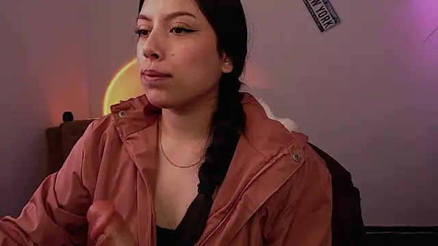 Snapshot of iam_emy chatting on February 18, 7:52 pm iam emy online show from February 18, 7:52 pm