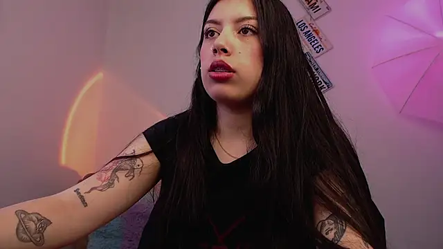 Snapshot of iam_emy chatting on February 26, 5:39 pm iam emy online show from February 26, 5:39 pm