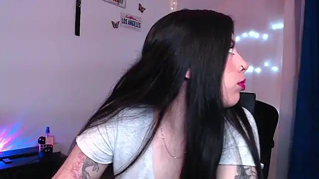 Snapshot of iam_emy chatting on September 16, 6:42 pm iam emy online show from September 16, 6:42 pm