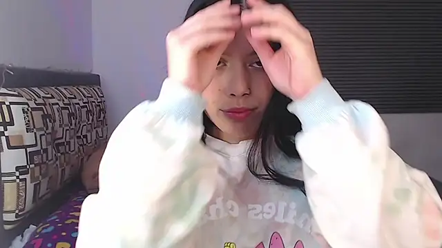 Snapshot of iam_emy chatting on October 18, 12:35 am iam emy online show from October 18, 12:35 am