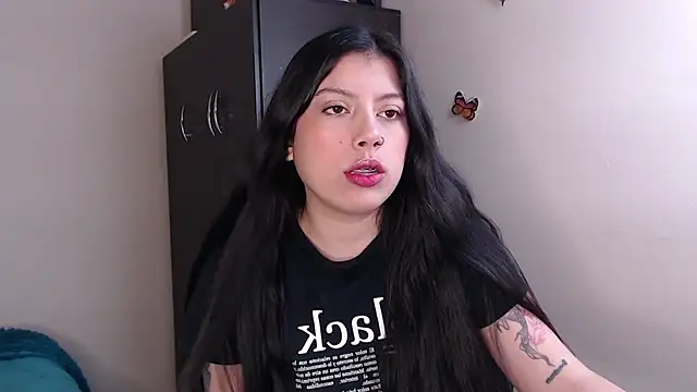 Snapshot of iam_emy chatting on November 14, 12:09 am iam emy online show from November 14, 12:09 am