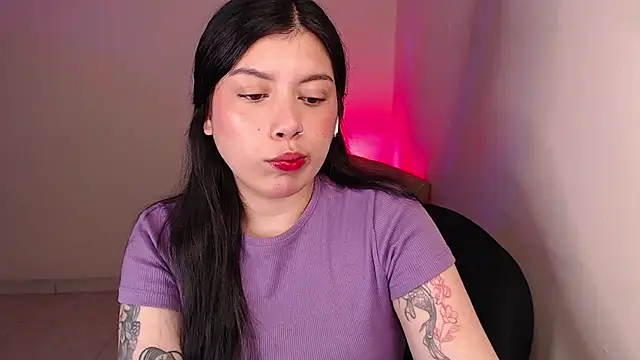 Snapshot of iam_emy chatting on March 12, 4:18 am iam emy online show from March 12, 4:18 am