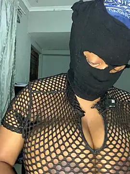 Snapshot of blackshortzbarbie chatting on February 26, 8:44 pm blackshortzbarbie online show from February 26, 8:44 pm