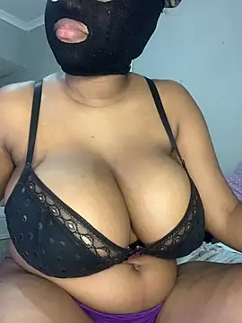 Snapshot of blackshortzbarbie chatting on March 20, 11:05 am blackshortzbarbie online show from March 20, 11:05 am