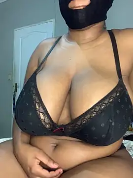 Snapshot of blackshortzbarbie chatting on March 21, 10:28 pm blackshortzbarbie online show from March 21, 10:28 pm