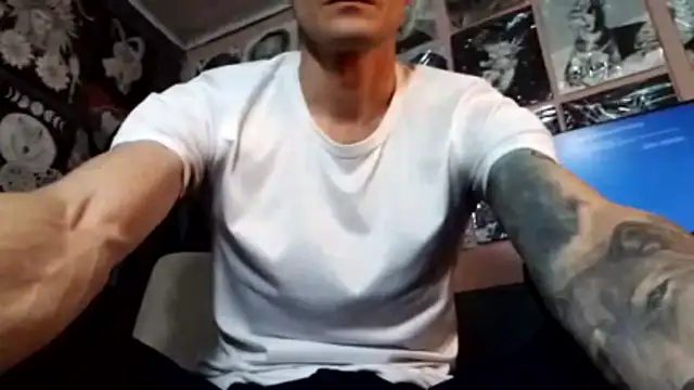 Loggan donnelly online show from February 6, 6:33 pm