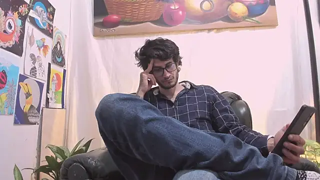 Snapshot of Loggan_donnelly chatting on April 30, 7:31 pm Loggan donnelly online show from April 30, 7:31 pm