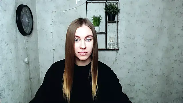 Snapshot of AlisaCatty_ chatting on December 3, 7:32 am AlisaCatty online show from December 3, 7:32 am