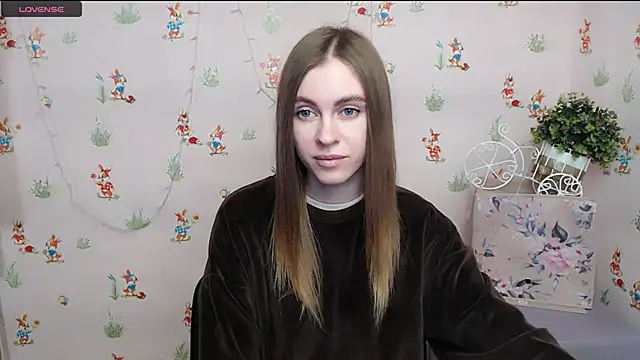 Snapshot of AlisaCatty_ chatting on December 6, 6:26 am AlisaCatty online show from December 6, 6:26 am