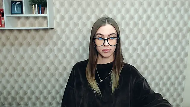 Snapshot of AlisaCatty_ chatting on March 10, 7:21 am AlisaCatty online show from March 10, 7:21 am