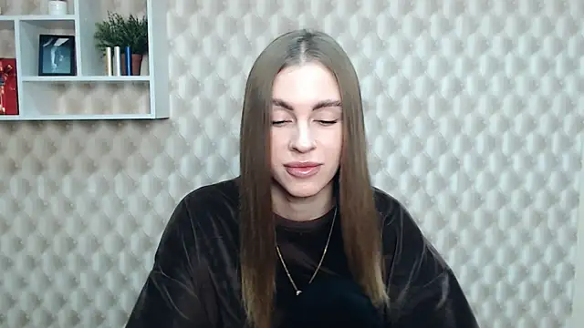 Snapshot of AlisaCatty_ chatting on March 12, 7:13 am AlisaCatty online show from March 12, 7:13 am