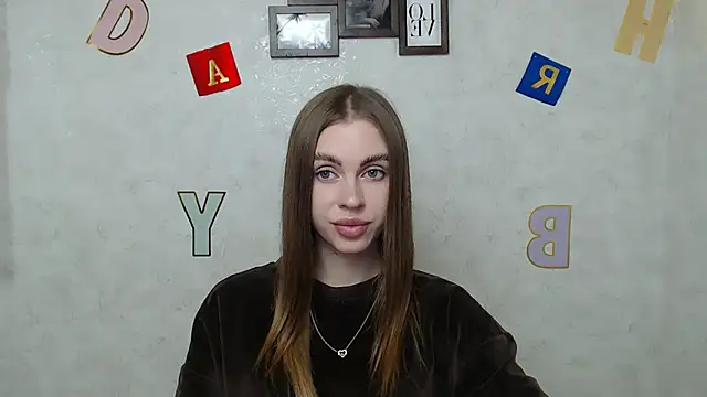 Snapshot of AlisaCatty_ chatting on March 17, 7:35 am AlisaCatty online show from March 17, 7:35 am