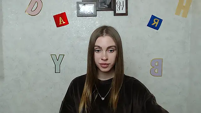 Snapshot of AlisaCatty_ chatting on March 17, 10:49 am AlisaCatty online show from March 17, 10:49 am
