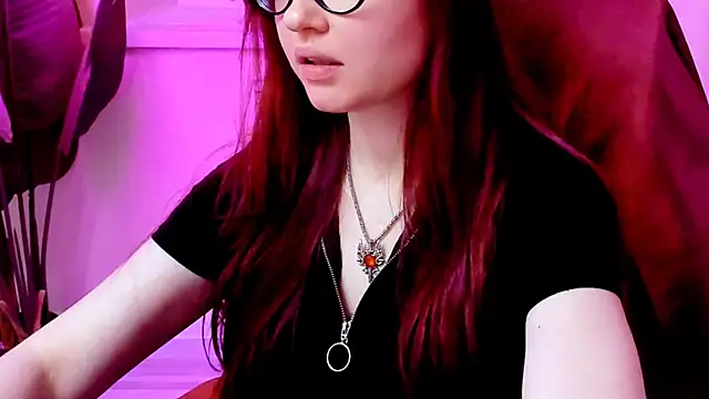 CarolGiggly online show from April 4, 11:57 pm