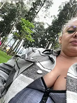 Aligoldbottom online show from December 7, 7:21 pm