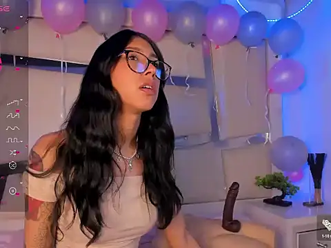 Mis  lola online show from November 12, 8:52 pm