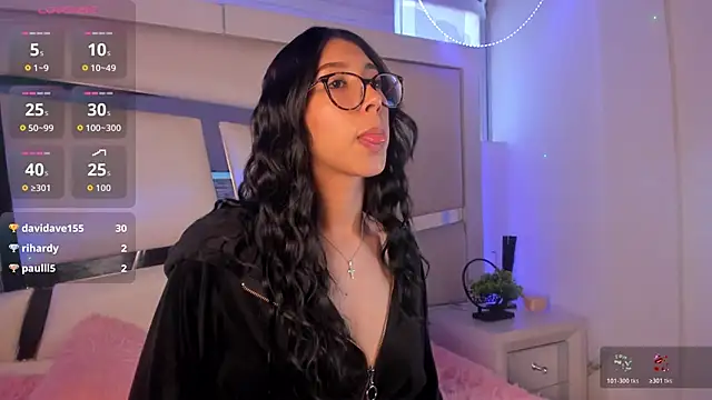 Mis  lola online show from November 25, 9:04 pm