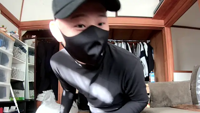 Snapshot of tuki_fu chatting on December 14, 5:07 am tuki fu online show from December 14, 5:07 am