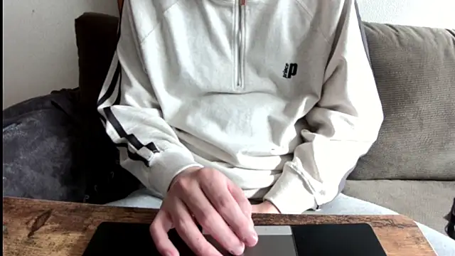 Snapshot of tuki_fu chatting on January 25, 4:02 am tuki fu online show from January 25, 4:02 am