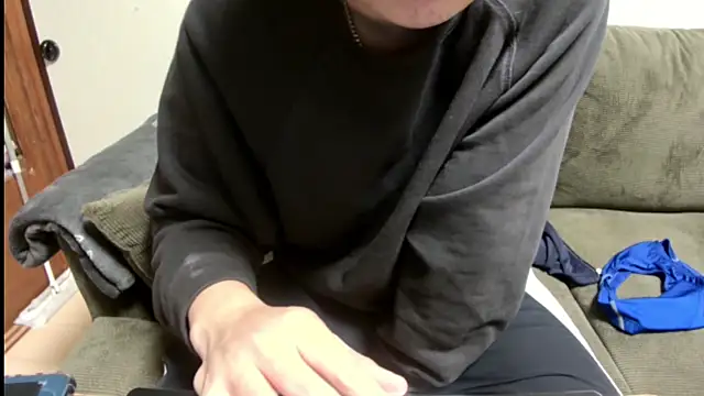 Snapshot of tuki_fu chatting on February 23, 11:55 am tuki fu online show from February 23, 11:55 am