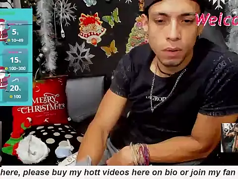 Snapshot of MikeRose94 chatting on December 21, 6:59 pm MikeRose94 online show from December 21, 6:59 pm