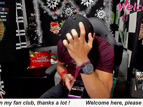 Snapshot of MikeRose94 chatting on January 15, 4:11 pm MikeRose94 online show from January 15, 4:11 pm