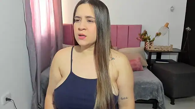 Snapshot of EmmyGray chatting on November 29, 7:28 pm EmmyGray online show from November 29, 7:28 pm