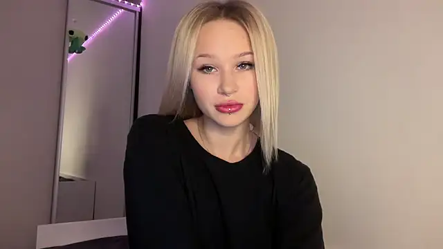 ur molly online show from December 8, 2:49 am